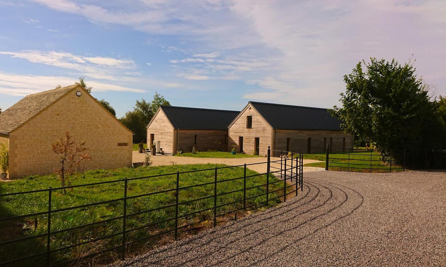 Luxury Lodge @ Ewen Barn - Private 5* Retreat 赛伦塞斯特 外观 照片